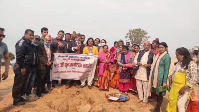११९ बर्षे बाटुली आमाको घर निर्माणमा सांसद मैनालीको सहयोग
