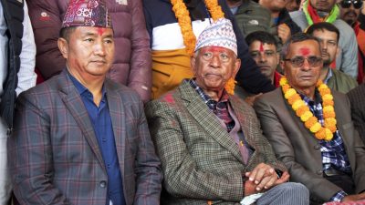 मतदाता लाई धन्यबाद दिदै अर्जुन नरसिङ केसी
