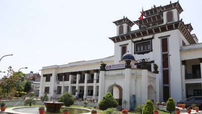 मतदान केन्द्रमा मोबाइल लगे तत्काल कारबाही
