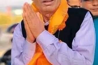 मतदाता लाई धन्यबाद दिदै रामप्रसाद ढुङ्गाना