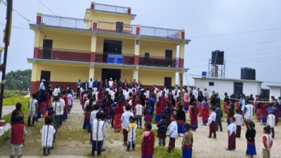 विद्यालयमा परम्परागत पहिरन