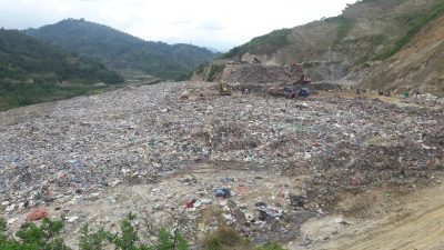 बञ्चरेडाँडामा फोहोर फाल्न नदिने  धुनिवेशी र ककनीको चेतावनी
