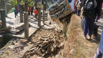नुवाकोटको तादिमा बस दुर्घटना