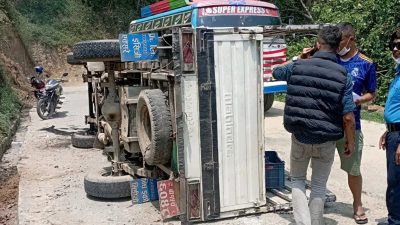 थानाभञ्ज्याङ नजिकै बोलेरो गाडी दुर्घटना