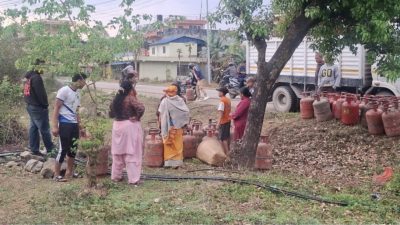 नुवाकोटमा ग्यास अभावपछि बजार अनुगमन