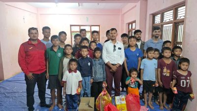 बालबालिकासँग खुसी बाँड्दै अधिकारिले मनाए जन्मदिन ।
